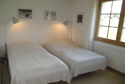 Vakantiehuis in Schönried met zwembad