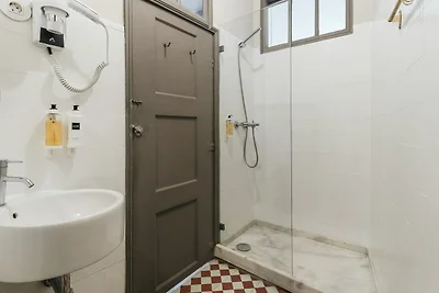 Gemütliches Küstenapartment mit Terrasse