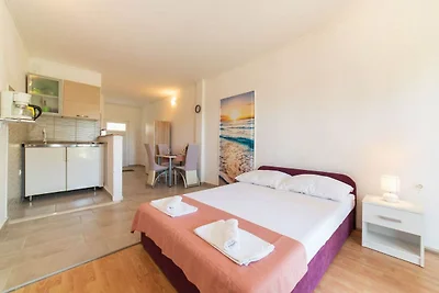 Tranquil and Stylish Apartment Kastel Novi - ...