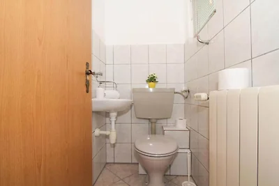 Deluxe Three Bedroom Apartment with Balcony a...