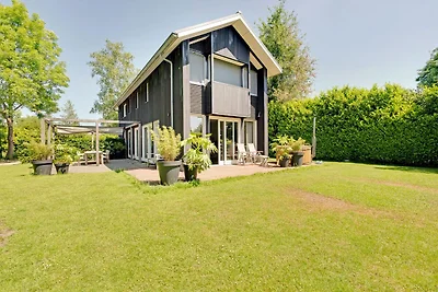 Großes und stilvolles Familienhaus in Grou