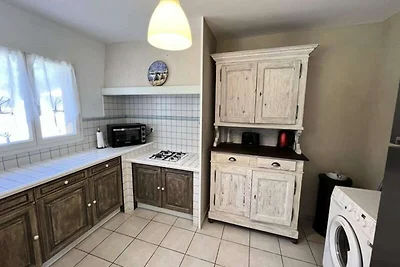 Villa mit Garten und Grill in ruhiger Lage