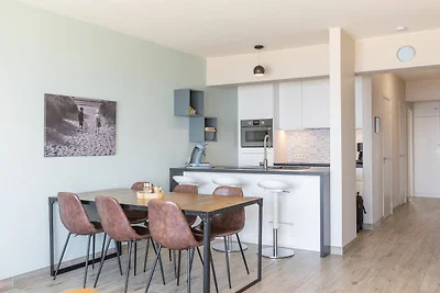 Modern appartement met frontaal zeezicht