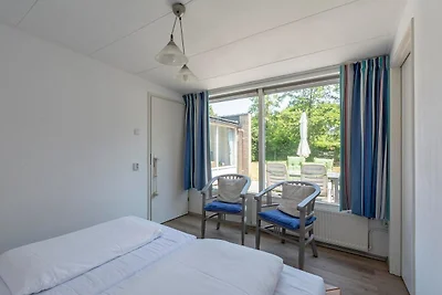 Bungalow in Sint Maartenszee am Strand