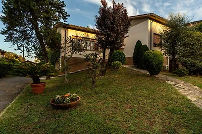 Villa in Lucca bij Porta San Pietro