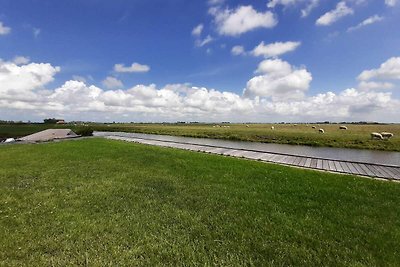 Geweldige villa aan het Friese water met...