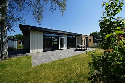 Ferienhaus in Biddinghuizen mit Terrasse