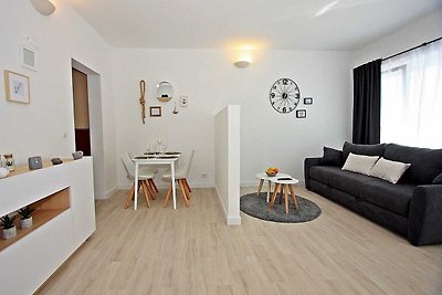 Apartments Tomy - One Bedroom Apartment with ...