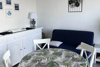 Wohnung in Grau du Roi mit Meerblick