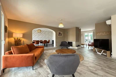 Moderne villa in Vendres met zwembad