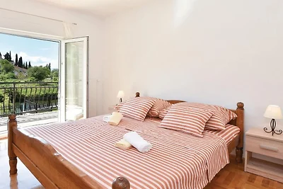 Five Bedroom Holiday Home
