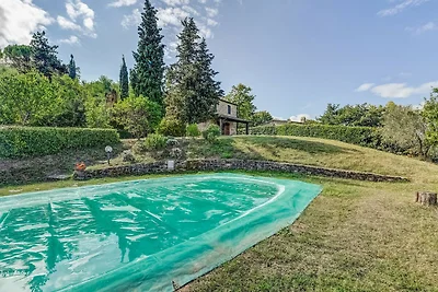 Typisches Landhaus mit Pool