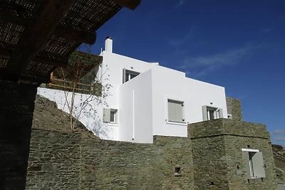 Confortevole villa vicino al mare ad Andros