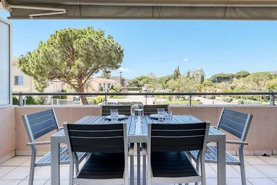 Wohnung in Le Lavandou mit Poolzugang