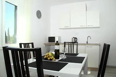 Appartamento moderno a Močići con terrazza