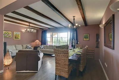 Villa in Rakalj nahe Strände mit Pool