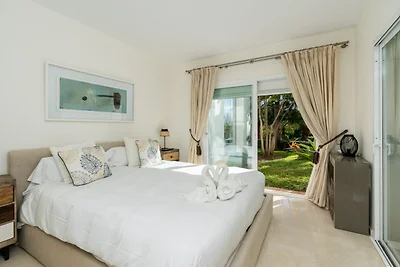 Charming 2-Bed Retreat Alcazaba Lagoon (304)