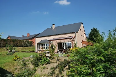 Moderna Casa Vacanze a Somme-Leuze con Sauna
