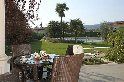 Vakantieappartement in Salò met zwembad