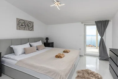 Apartments Bregha - Three Bedroom Apartment w...