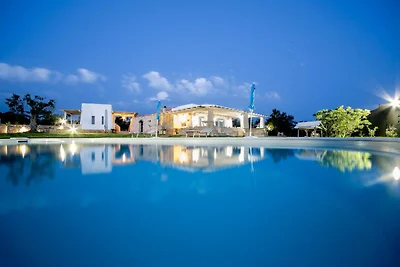Detached Trullo Estate in Torre Suda