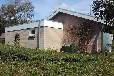 Schöner Bungalow mit sonnigem Garten