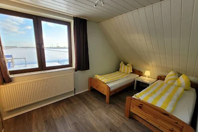 Apartment mit privater Terrasse in...