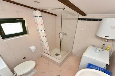 Ferienhaus in Privlaka mit Schwimmbecken