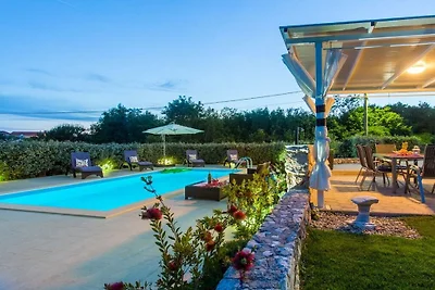 West Wing mit schönem beheiztem Pool