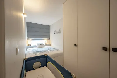 Sonnige Wohnung mit seitlichem Meerblick