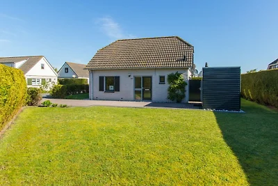 Holiday house in Ouddorp with 3 bedrooms