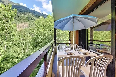 Angenehme Wohnung mit Balkon