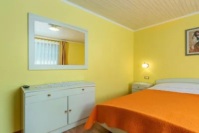 Vakantiehuis in Tinjan met zwembad