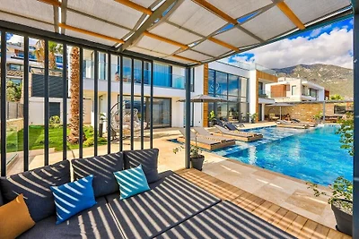 Villa in Kalkan mit Schwimmbecken