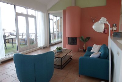 Schönes Penthouse mit Blick über den See