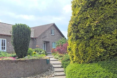 Modernes Ferienhaus in mit Swimmingpool