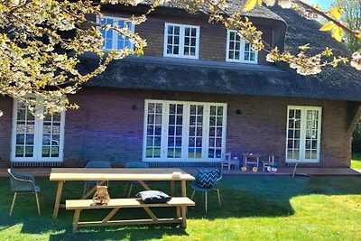 Ferienhaus in Nieblum mit Schwimmbecken