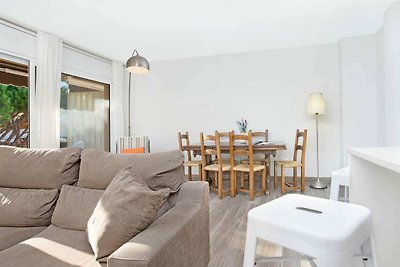 Apartment mit Gemeinschaftspool für 4...