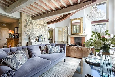 Villa a Orentano con Piscina Privata