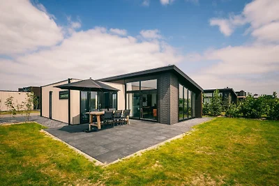 Nachhaltig gebaut, 2-Bad-Bungalow, in 2...