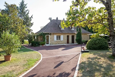 Herrliche Villa mit privatem Garten in...
