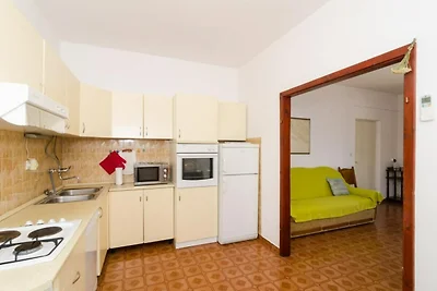 Holiday Home Blue Vineyard- Three Bedroom Hou...