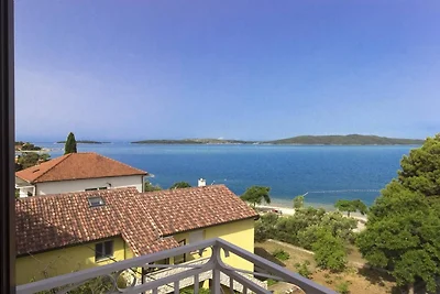 Einladendes Apartment am Meer in Dalmatien