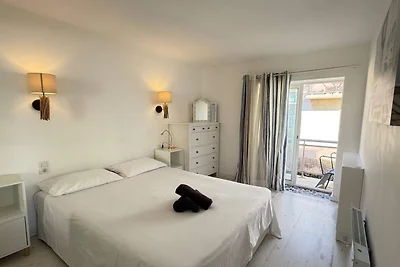 Appartement aan het strand met balkon