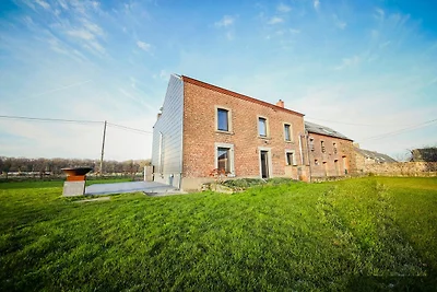 Schönes Ferienhaus in Gesves, umgeben von...