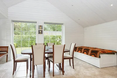Verzaubertes Ferienhaus mit Whirlpool-By...