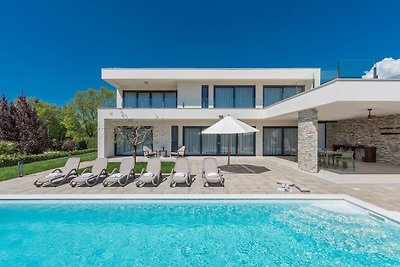 Modernes Ferienhaus in Novigrad mit...