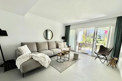 Haus in Estepona in Strandnähe und mit Pool