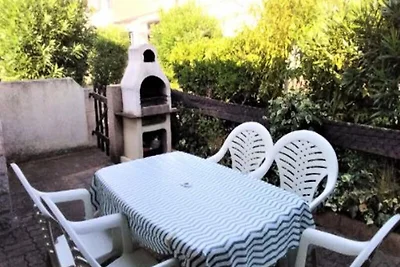 Villa in Port Venus mit Zugang zum Pool