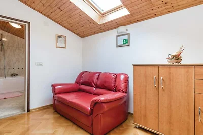 Scenic Seafront Brsec Apartment - Three Bedro...